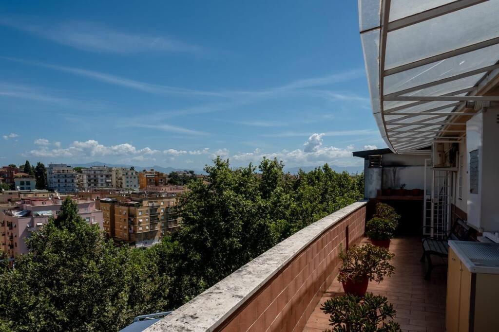 ローマAttico Per Quattro Persone Sulla Nomentana, Wi-Fi, Aria Condizionataアパートメント エクステリア 写真